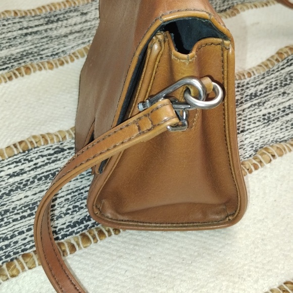 Matt and Nat crossbody vegan Leather. - Picture 9 of 11